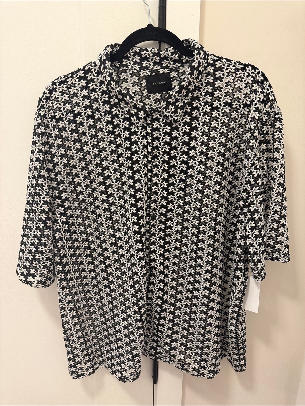PacSun Black & White Geometric Short-Sleeve Button-Up Shirt